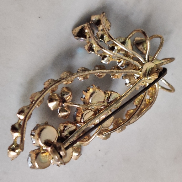 Vintage Austrian Crystals Brooch - Picture 8 of 16